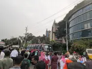 বেতন-ওভারটাইমের দাবিতে সোনারগাঁয়ে সড়ক অবরোধ শ্রমিকদের