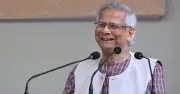 প্যারিসের উদ্দেশে ঢাকা ছেড়েছেন ড. ইউনূস