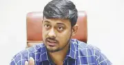 বারবার কেন হামলা হচ্ছে নাসীরুদ্দীন পাটওয়ারীর ওপর?