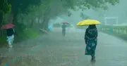 ছয় অঞ্চলে ঝড়-বৃষ্টির সতর্কতা, নদীবন্দরে ১ নম্বর সংকেত