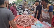 ঈদের দিনও পরিবার ছেড়ে ঢাকায় কসাই, উপার্জনের তাগিদে