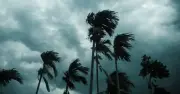 দেশের ৮ অঞ্চলে বজ্রবৃষ্টির পূর্বাভাস, নদীবন্দরে ১ নম্বর সতর্ক সংকেত