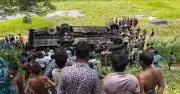 ফরিদপুরে বাস খাদে পড়ে আহত ১০