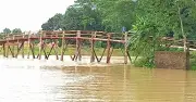 ফুলপুরে গ্রামবাসীর নিজস্ব অর্থায়নে সাঁকো নির্মাণ