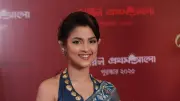 শাড়ির সঙ্গে মিলিয়ে ব্লাউজে চমক দিলেন তারকারা