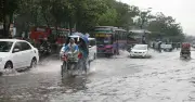 রাজধানীতে ফের বৃষ্টি, জলাবদ্ধতায় ভোগান্তি