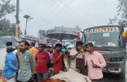 পানিনিষ্কাশনের নালায় বাঁধ, তারাগঞ্জে শত একর ধান তলিয়ে যাওয়ার শঙ্কা