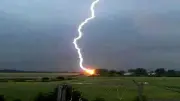 মাছ ধরে ফেরার পথে বজ্রপাতে জেলের মৃত্যু