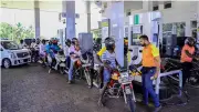 শ্রীলঙ্কায় আবারও জ্বালানির দাম বাড়ল, সাকিবের ফেরা অনিশ্চিত
