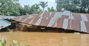 ভারী বৃষ্টিতে ৭ নদীর পানি বিপদসীমার ওপর, বন্যা শঙ্কা
