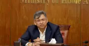 পুলিশের নীল টপ ও খাকি প্যান্ট ফিরে আসছে: স্বরাষ্ট্রমন্ত্রী