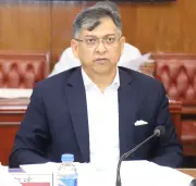 পুলিশের পোশাক পরিবর্তন: নেভি ব্লু শার্টের সাথে খাকি প্যান্ট