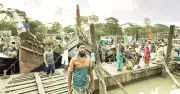 নিষেধাজ্ঞা-প্রতিকূল আবহাওয়া-জলদস্যুতে দিশেহারা জেলেরা