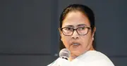 মমতা বন্দ্যোপাধ্যায়ের পদত্যাগ না করার ঘোষণায় সৃষ্ট রাজনৈতিক সংকট