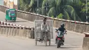 উড়ালসড়কে ব্যাটারিচালিত অটোরিকশার দৌরাত্ম্য, বাড়ছে দুর্ঘটনার ঝুঁকি