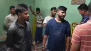 নারায়ণগঞ্জে সাবেক পুলিশের বাড়ি লুট, আটক পাঁচজনকে ছিনিয়ে নিল সন্ত্রাসীরা