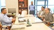 প্রধানমন্ত্রীর সঙ্গে টিআইবি নির্বাহী পরিচালকের সাক্ষাৎ