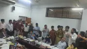 ডাকসু-উপাচার্য তর্ক: সিন্ডিকেট রুমে উত্তেজনা, বাসসেবা দাবি