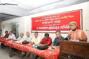 দারিদ্র্য বিমোচনের নামে ঋণের জালে আটকাচ্ছে এনজিও: অধ্যাপক আকাশ