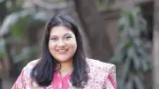 অভিনেত্রী কারিনা কায়সার লাইফ সাপোর্টে, বাবার দোয়া চেয়েছেন