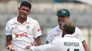 হতাশ নাহিদ রানা, ব্যাটে–বলে দিনটা পাকিস্তানের