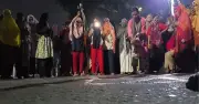 ইডেন কলেজে ছাত্ররাজনীতি নিষিদ্ধের দাবিতে মধ্যরাতে বিক্ষোভ