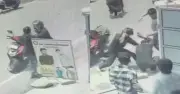 ব্যস্ত সড়কে স্ত্রীর গলা কাটতে গিয়ে স্বামী আটক, উদ্ধার পথচারীদের সাহসিকতায়
