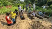 গাজীপুরে নিহত পাঁচজনকে গোপালগঞ্জে পাশাপাশি দাফন