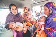 হামে আক্রান্ত যমজ তিন শিশু নিয়ে হাসপাতালে মা, দেশে আরও ৬ শিশুর মৃত্যু