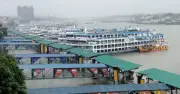 স্পিডবোট থেকে লঞ্চে ওঠা বন্ধ, ফেরিতে বাসযাত্রী নামানো বাধ্যতামূলক
