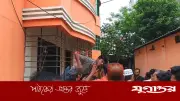 কুমিল্লায় চুরি করতে গিয়ে গ্রিলে আটকে চোর, ভিডিও ভাইরাল