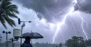দেশের ১০ অঞ্চলে বজ্রসহ ঝড়-বৃষ্টির আশঙ্কা