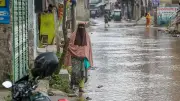 শহীদ নগরে জলাবদ্ধতায় ভোগান্তি, খাল পরিষ্কারের উদ্যোগ শুরু