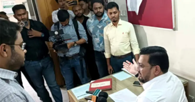 সাভারে ভূমি অফিসে হাজিরা ও সেবার মানে অসন্তোষ প্রতিমন্ত্রীর