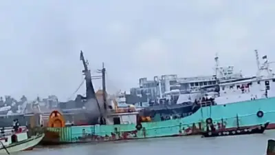 কর্ণফুলীতে ট্রলার বিস্ফোরণে দগ্ধ ৬, আইনমন্ত্রীর মন্তব্যে বিতর্ক