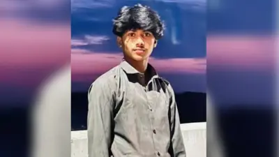 পদ্মার চরে আটকা লঞ্চ, নৌ পুলিশের সহায়তায় উদ্ধার ৮৫ যাত্রী