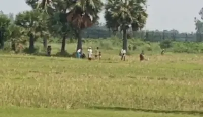 সাপাহার সীমান্তের শূন্যরেখায় আটকে থাকা ৯ জনের ভোগান্তি দীর্ঘায়িত, পতাকা বৈঠক ব্যর্থ