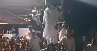 হাতিয়ায় এমপির অপেক্ষায় ফেরি ছাড়তে বিলম্ব, যাত্রীদের ভোগান্তি