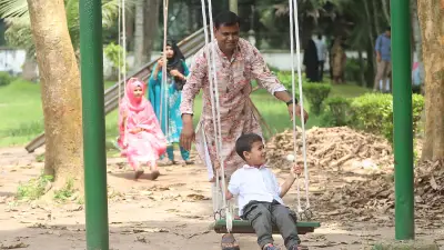 তাজহাট জমিদারবাড়ি: ইতিহাস ও দর্শনার্থীদের মিলনমেলা