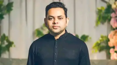 ঝালকাঠি ছাত্রলীগ সভাপতি মধু গ্রেপ্তার, বেলস পার্কে পুনর্বাসনের দাবিতে হকারদের সড়ক অবরোধ