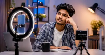 সোশ্যাল মিডিয়ায় লাখ টাকা আয়: স্বপ্ন নাকি বাস্তবতা?