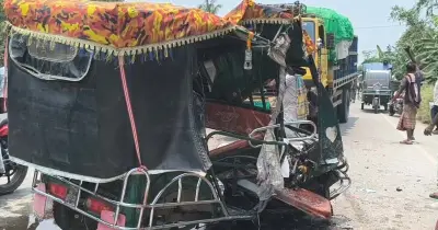 মেহেরপুরে ইজিবাইক-ট্রাক সংঘর্ষে নিহত ৩, আহত ১