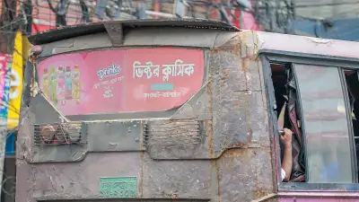 ফিটনেসবিহীন বাসে রাজধানীর সড়কে দুর্ঘটনার ঝুঁকি বাড়ছে