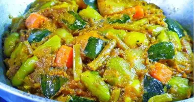 পাঁচমিশালি সবজি ঘণ্ট: গরমে স্বস্তি ও পুষ্টির সহজ রেসিপি
