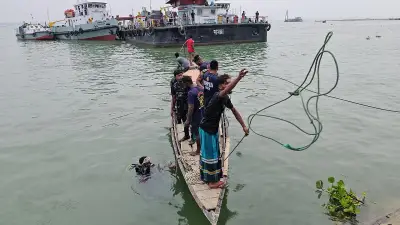 দৌলতদিয়া ফেরিঘাটে আবারও বাস নদীতে, কেউ হতাহত নয়
