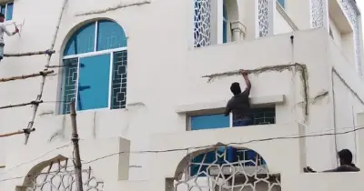 ভালুকায় মডেল মসজিদে উদ্বোধনের আগেই ফাটল, নির্মাণমান নিয়ে প্রশ্ন