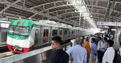 মেট্রোরেলের রাতের সময় ২০ মিনিট বাড়ানোর সিদ্ধান্ত