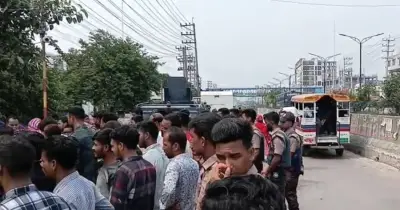 সাভারে আল-মুসলিম গ্রুপের শ্রমিকদের বিক্ষোভ, বকেয়া ও পুনর্বহালের দাবি