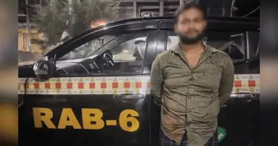 দুমুরিয়ায় স্ত্রীকে পুড়িয়ে হত্যা: প্রধান আসামি র্যাবের জালে