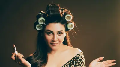 জয়া আহসানের এলোমেলো জীবন, কোঁকড়ানো চুলের ছবি ভাইরাল